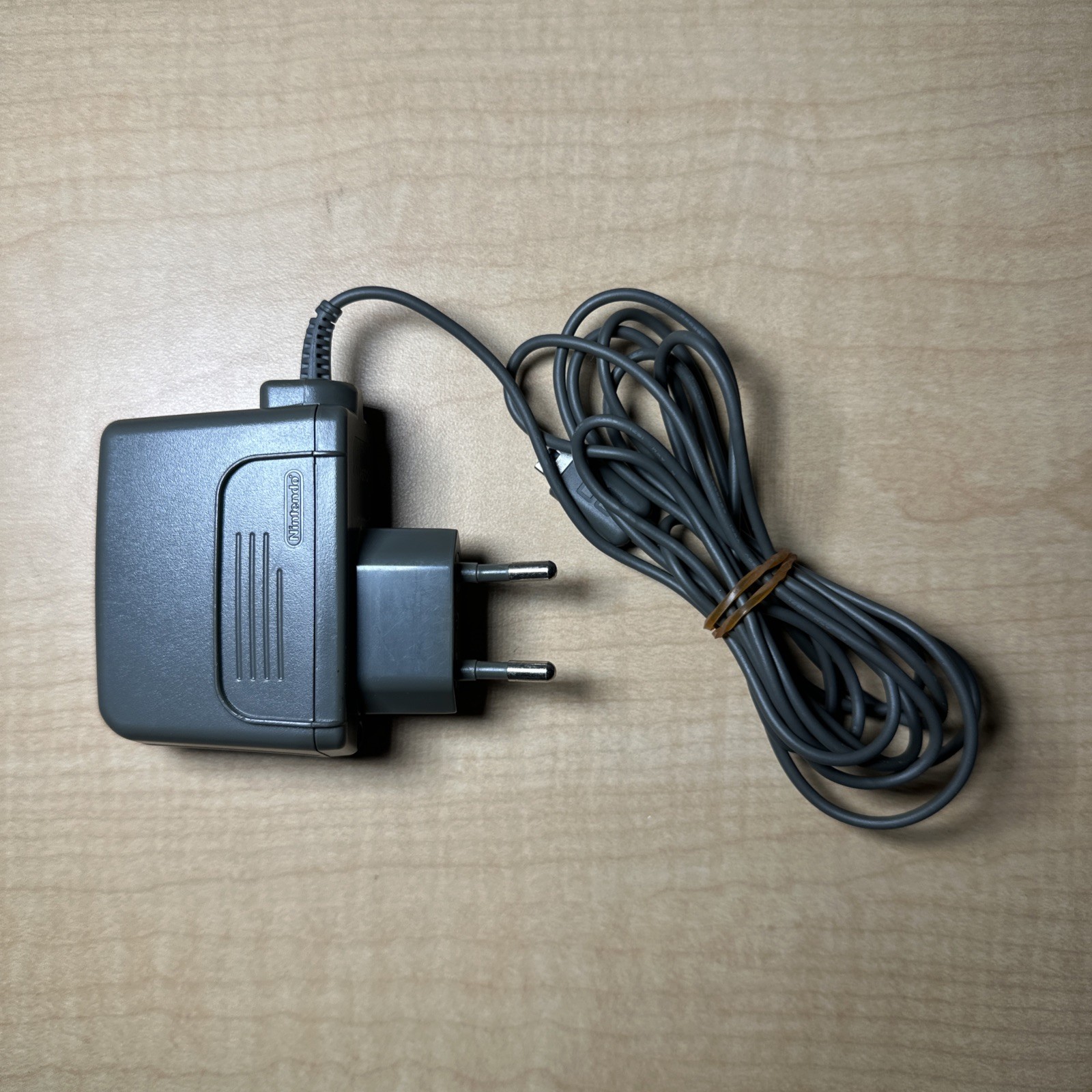 Nintendo DS Lite Ladekabel Netzteil Charger Original (USG-002 EUR)