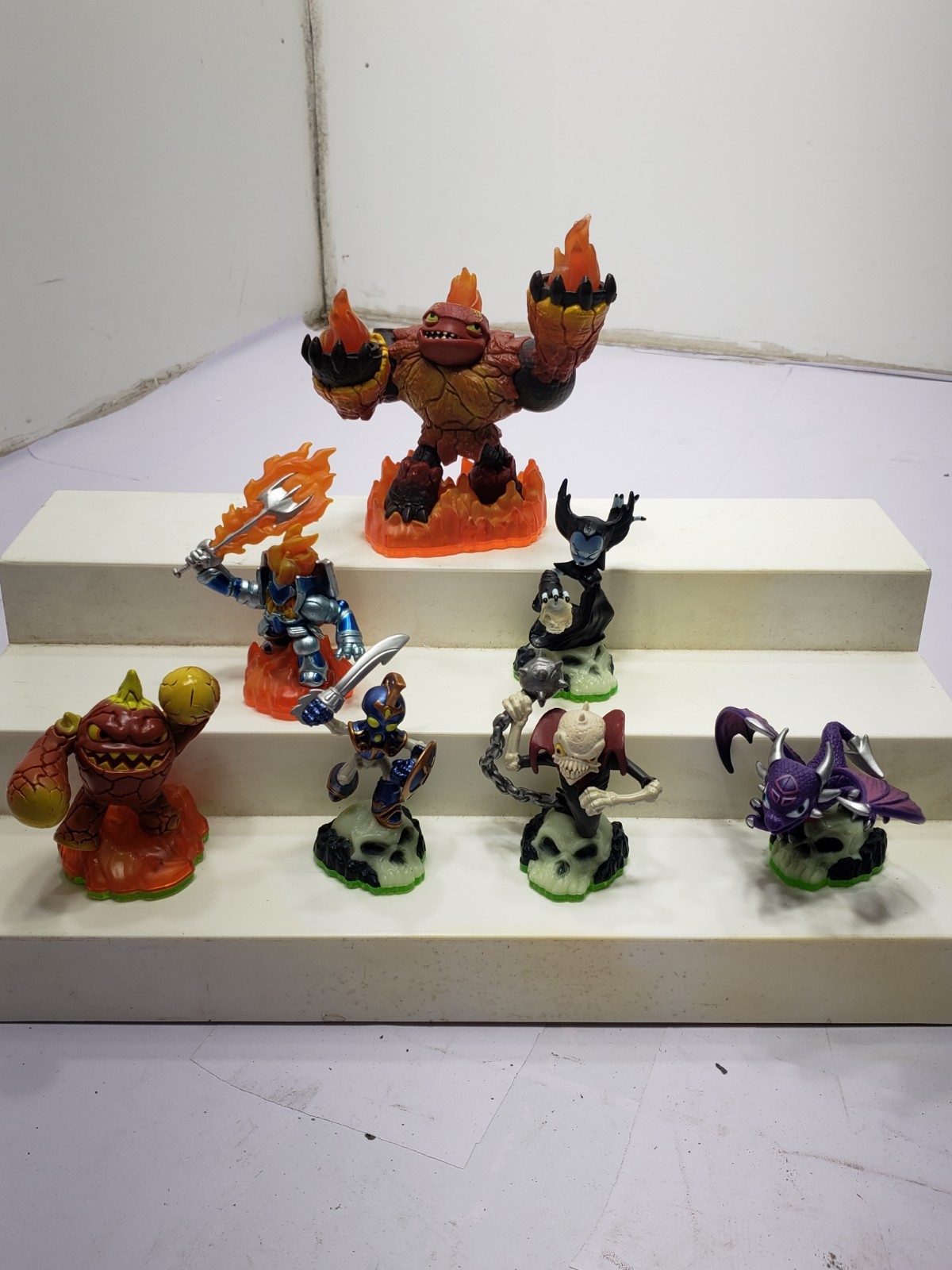 Lot of 7 Skylanders Fire and Undead Hot Head Giant Chop Chop Cynder Ignitor Figs